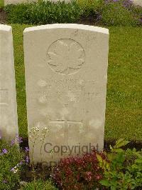 Etaples Military Cemetery - Read, Edward Charles